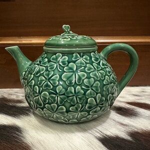 Rare Bordallo Pinheiro St Patrick/Shamrock Tea Pot.